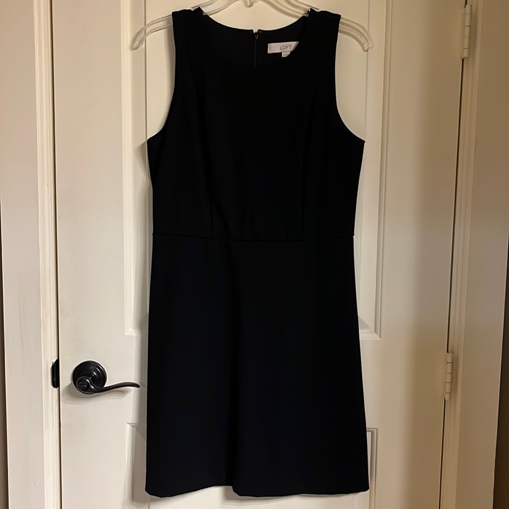 Loft 8P Classic Sleeveless Black Dress